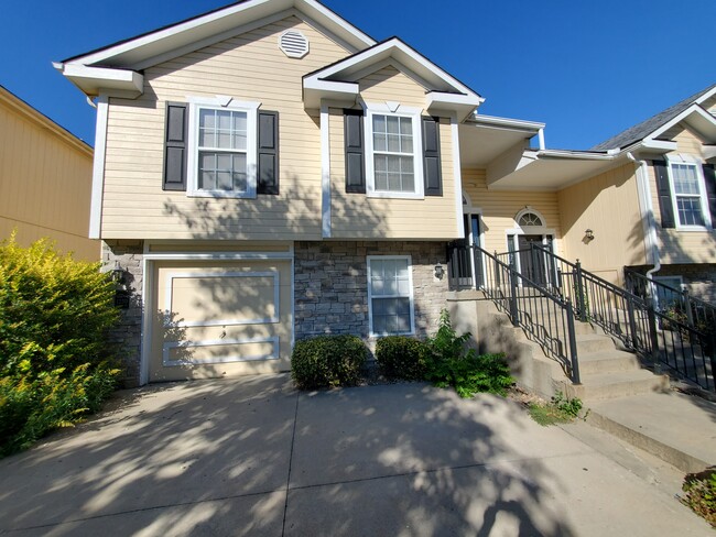 Primary Photo - 1230 NW Ashley Dr