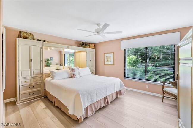 Building Photo - 1111 Wildwood Ln