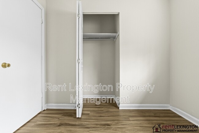 Building Photo - 3966 Northampton Dr