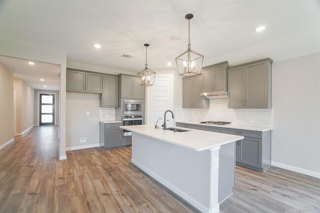 Building Photo - 9852 Pearly Everlasting