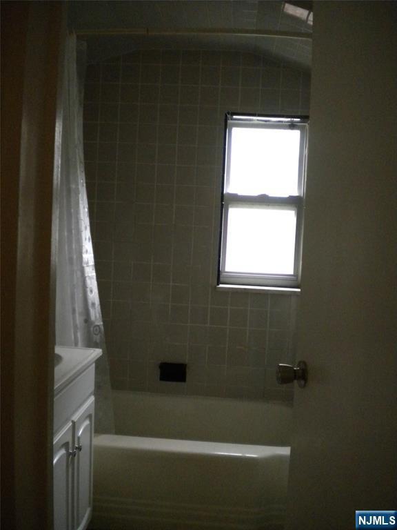 Building Photo - 79 Huguenot Ave