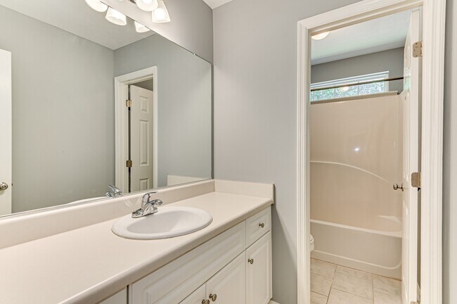 Building Photo - 1231 Pinnacle Dr