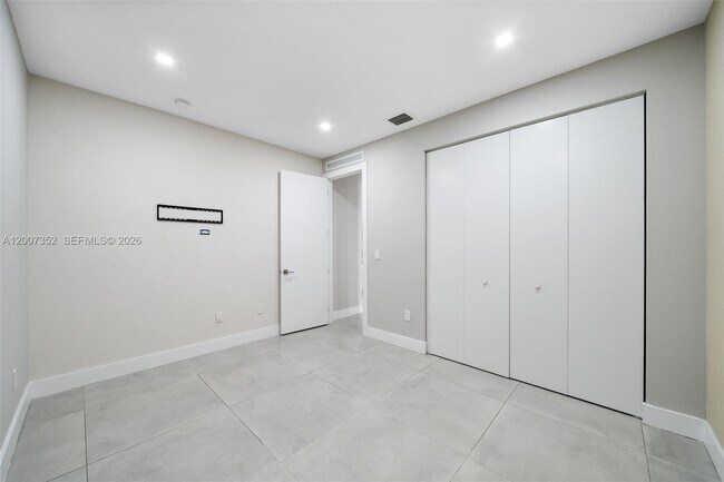 Building Photo - 7534 NW 98th Ave