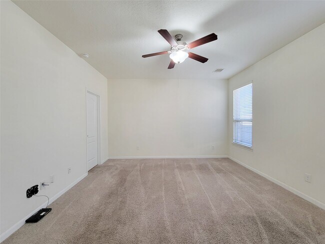 Building Photo - 3007 Meadow Prairie St