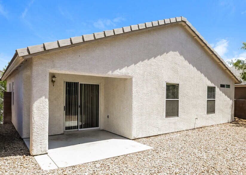 Building Photo - 4913 Whispering Spring Ave