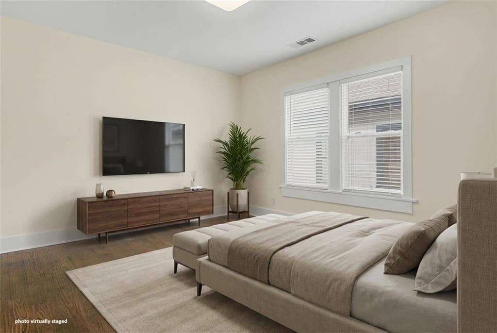 Building Photo - 287 MacKenzie Dr NE