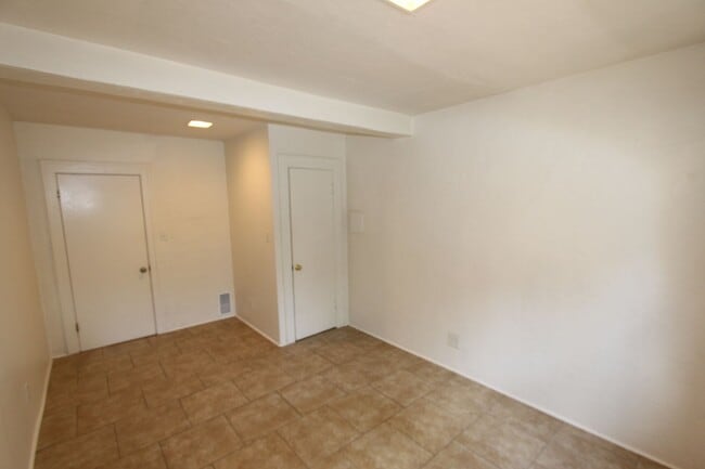 Building Photo - Charming 3BR Home Downtown | Hardwood Floors + In-Unit Washer/Dryer