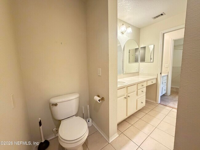 Building Photo - 13810 Sutton Park Dr N