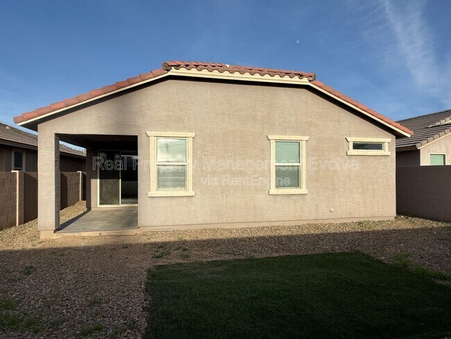 Building Photo - 36812 Yellowstone Dr