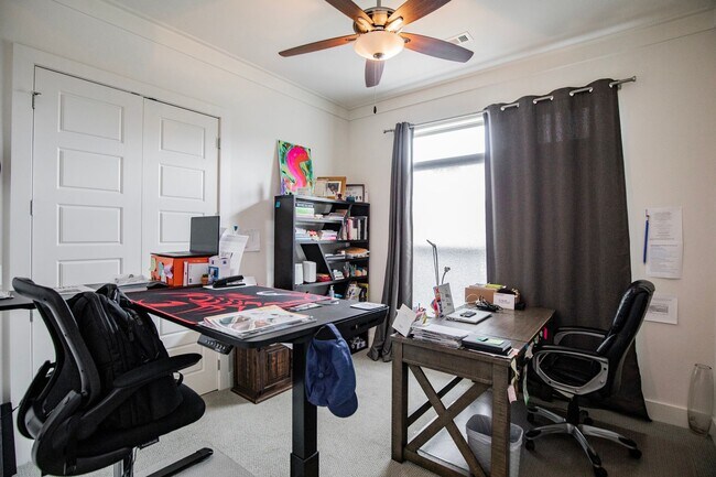 Building Photo - 8707 W Flycatcher Pl