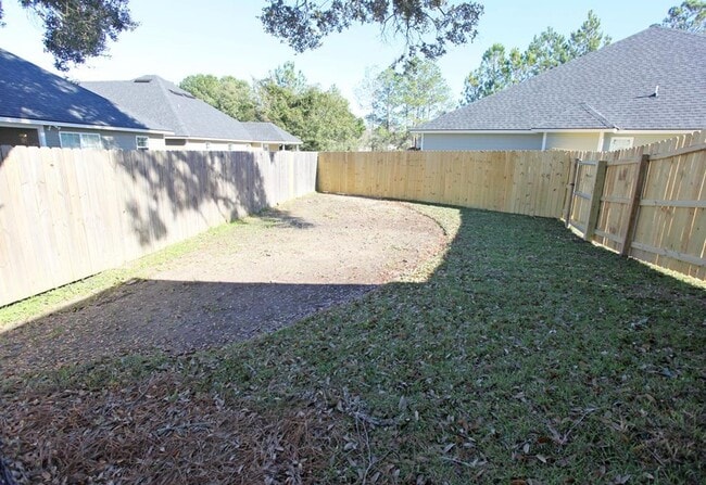 Building Photo - Stunning 4-Bedroom Home with Modern Amenit...