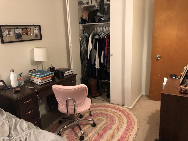 Building Photo - 2 br, 1 bath Apartment - 402 Hill St