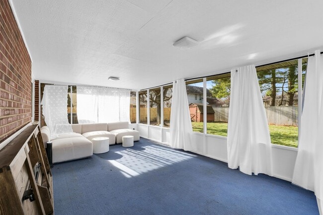 Building Photo - 2211 S Anderson St