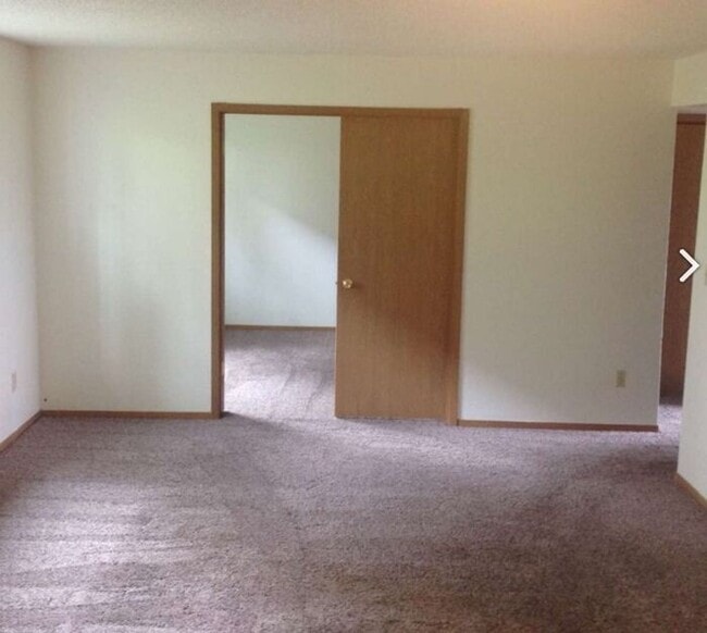 Building Photo - $1,195 | 2 Bedroom, 1 Bathroom Condo | Cat...