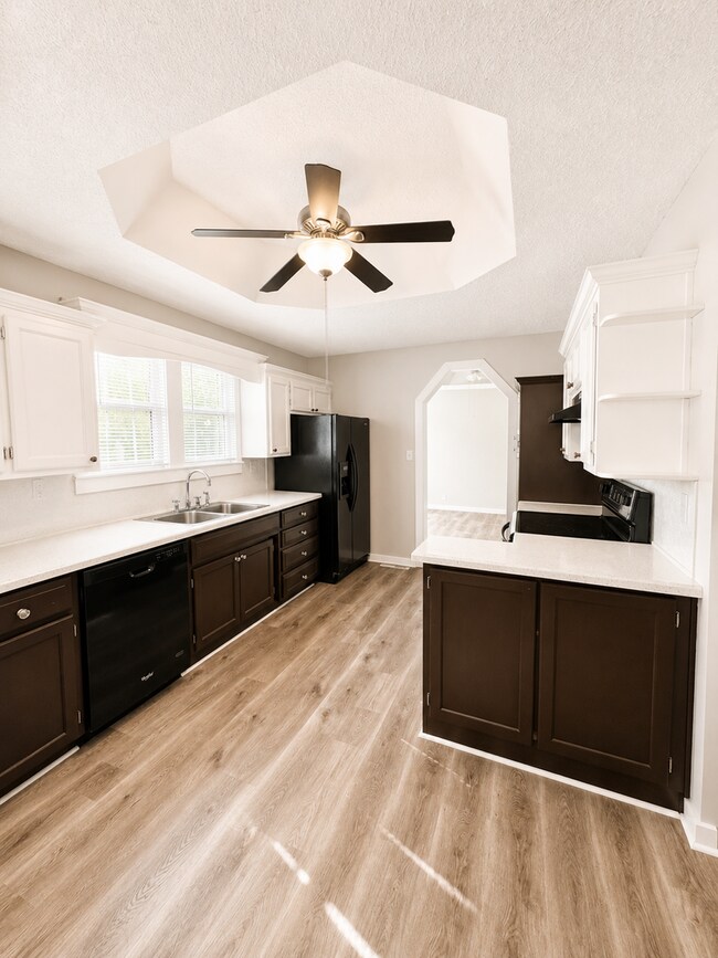 Building Photo - Coming Soon | Charming 2 Bed Home with Spacious Porch