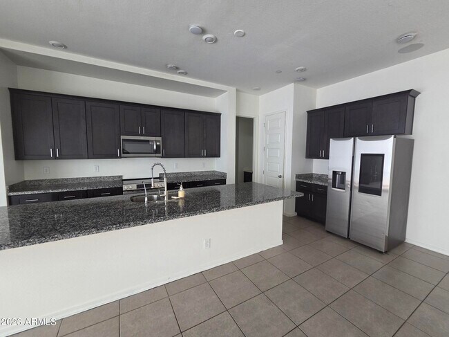 Building Photo - 221 E Balsam Dr