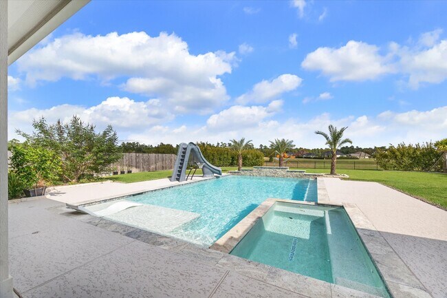 Building Photo - 18807 Serene Water Dr