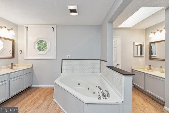 Building Photo - 4549 Natahala Dr