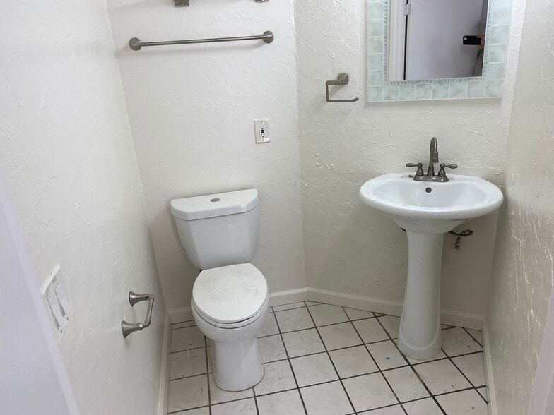 Building Photo - 8442 Via Sonoma