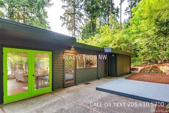 Building Photo - 1035 104th Ave SE