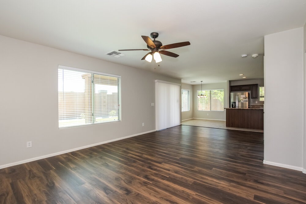 Building Photo - 12471 N 75th Dr