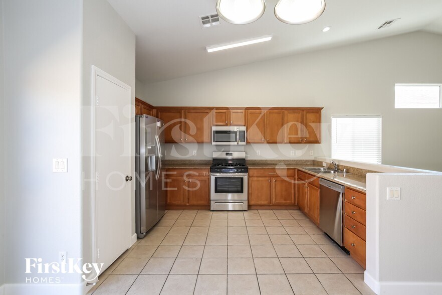 Building Photo - 6138 Sydney Bay Ct