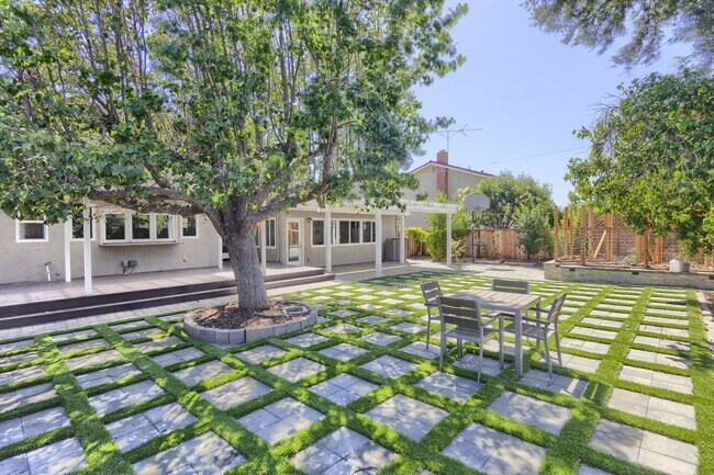 Building Photo - Stunning Almaden Valley 4-Bedroom Home