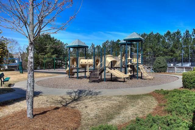 Building Photo - 1624 Longmont Dr