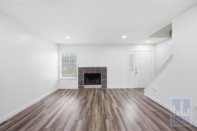 Building Photo - 8400 Jamestown Dr