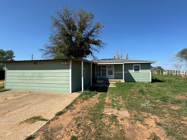 Primary Photo - Beautiful Spacious Home Located in Frenshi...