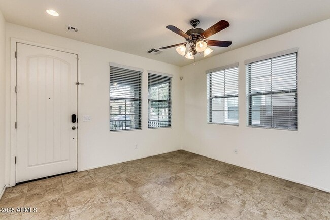 Building Photo - 869 E Doral Ct