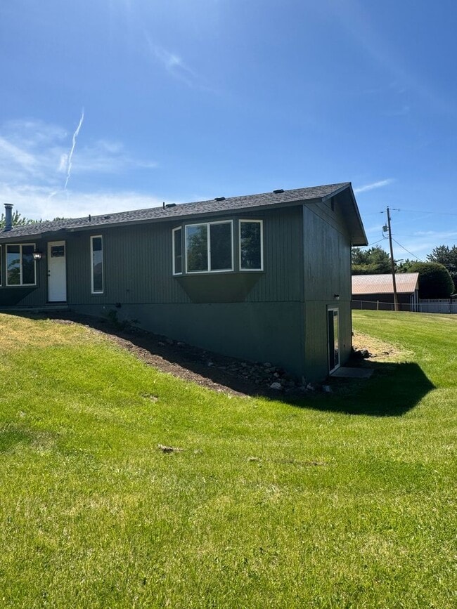 Building Photo - Non-Refundable & Security Deposit Total: $...