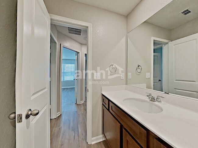 Building Photo - 4895 Bridle Path