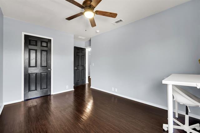 Building Photo - 909 Carlton Rd