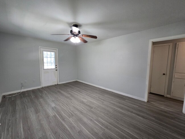 Building Photo - 4708 Red River St