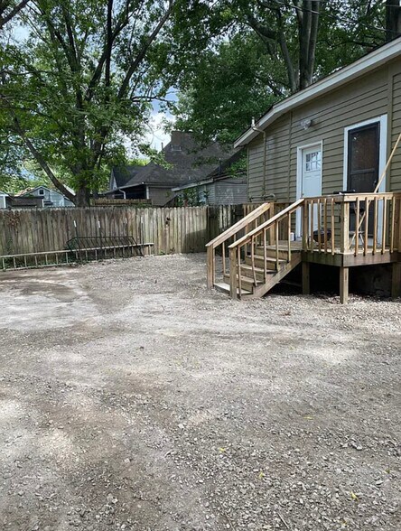 Building Photo - 2098 Court Ave