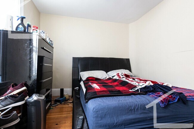 Building Photo - 9/1 Huge 4BR/2BA near Brighton Center, Bos...