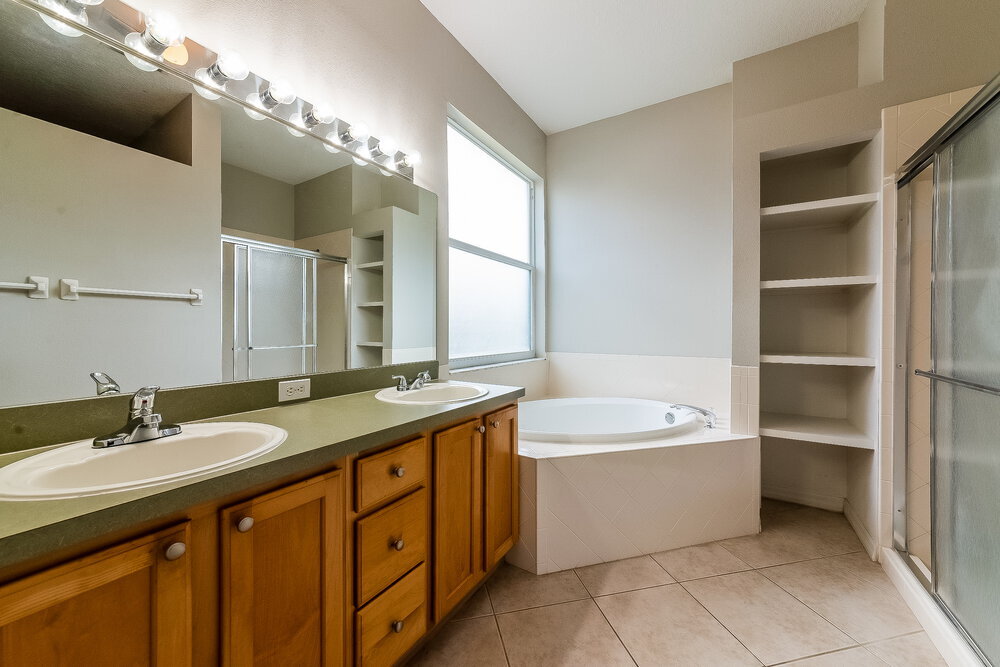 Building Photo - 1252 Millbrook Cir