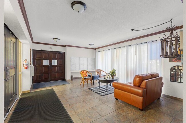 Building Photo - 1001 Pearce Dr