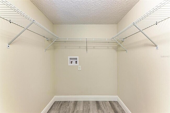 Building Photo - 425 30th Ave W