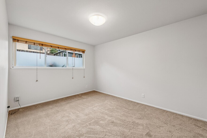 Building Photo - 2073 Key Blvd