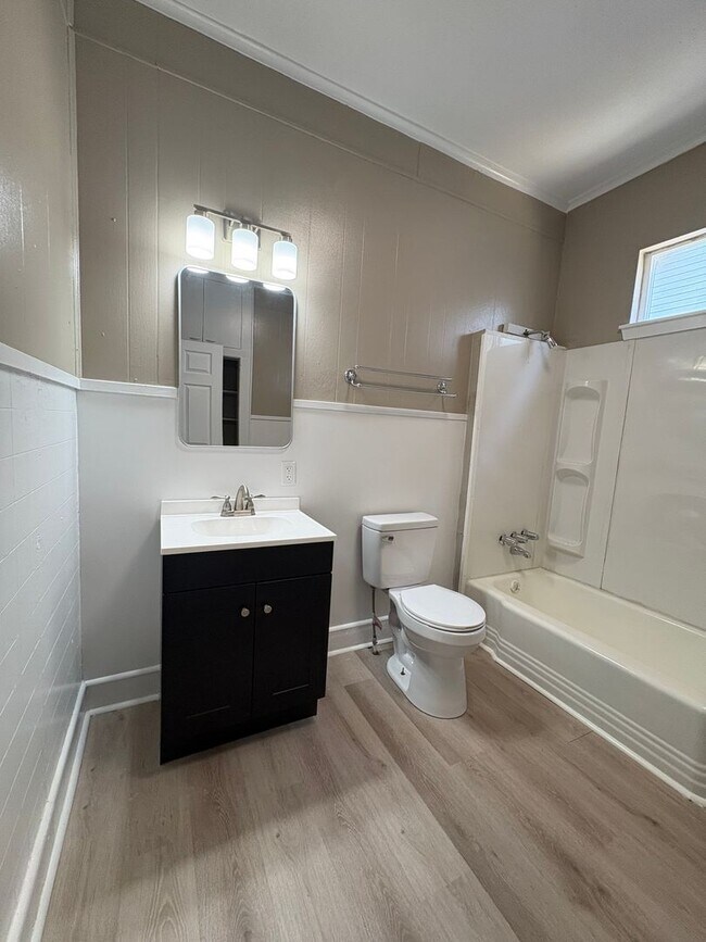 Building Photo - 511 Kirby Pl