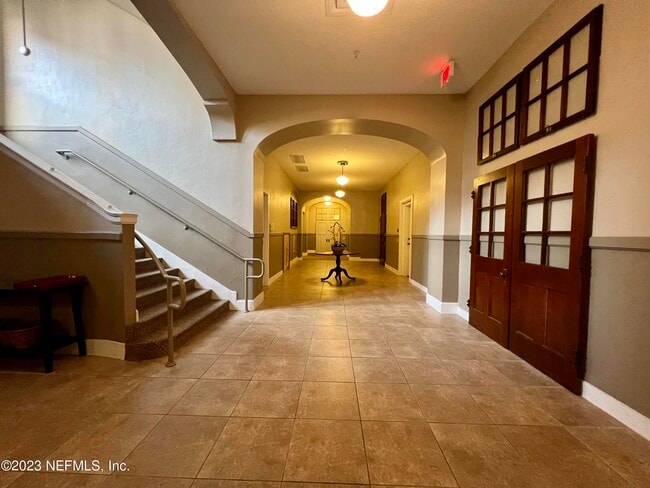 Building Photo - 2525 College St