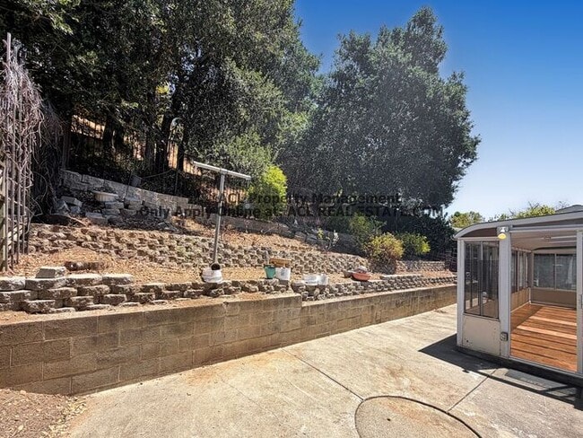 Building Photo - Updated 3-Bedroom Retreat in Prime Castro Valley Location