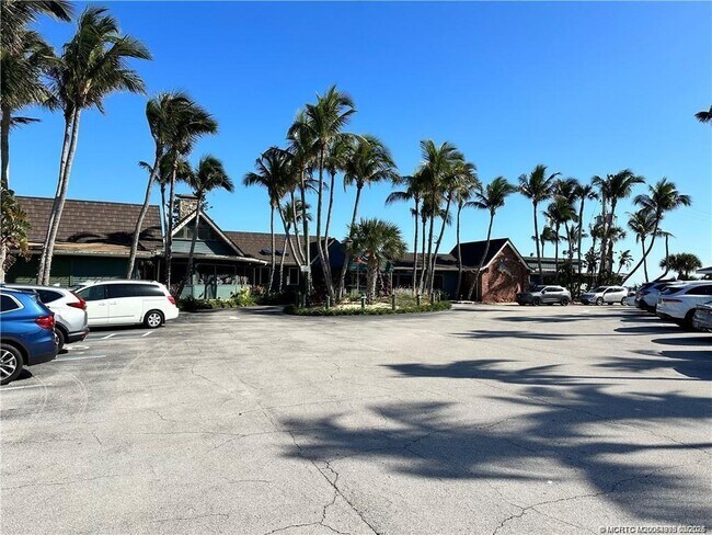 Building Photo - 138 NE Coastal Dr