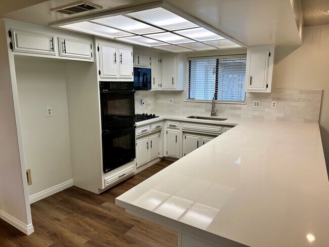 Building Photo - 9913 Spring Oak Dr