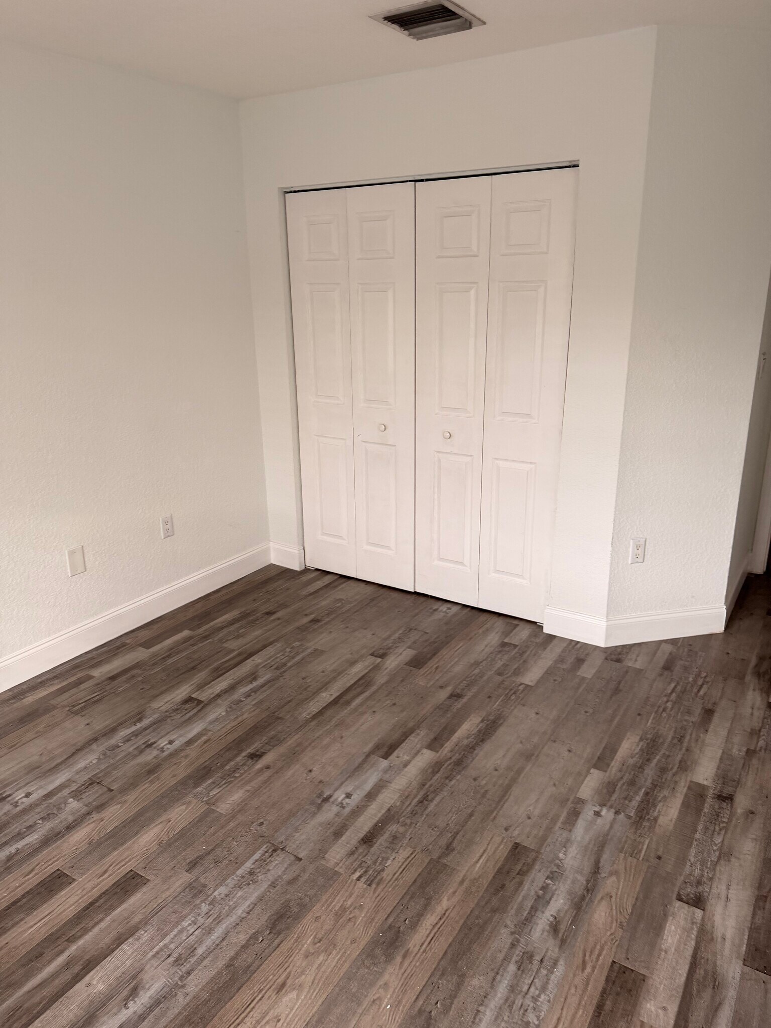 Building Photo - 4942 Garden Ct