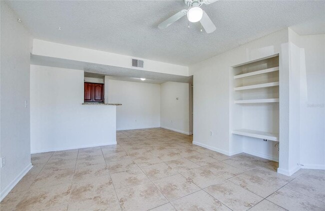 Building Photo - 455 Alt 19