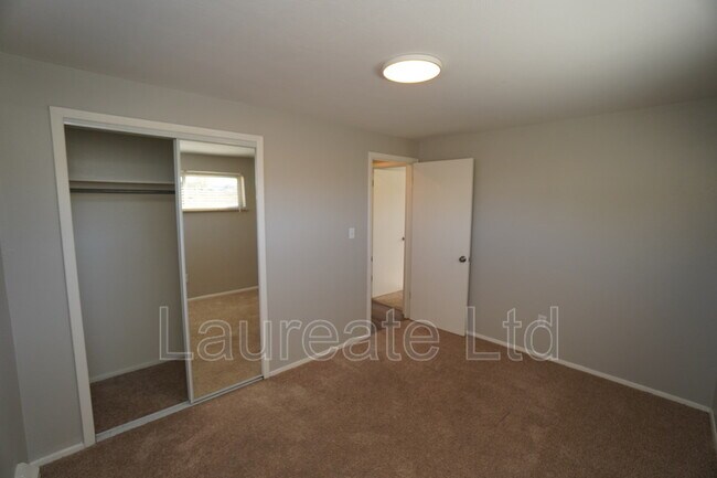Building Photo - 761 Oak St