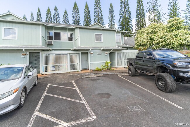 Building Photo - MOVE IN READY 2BR/1BA/2PKG IN MILILANI MAU...